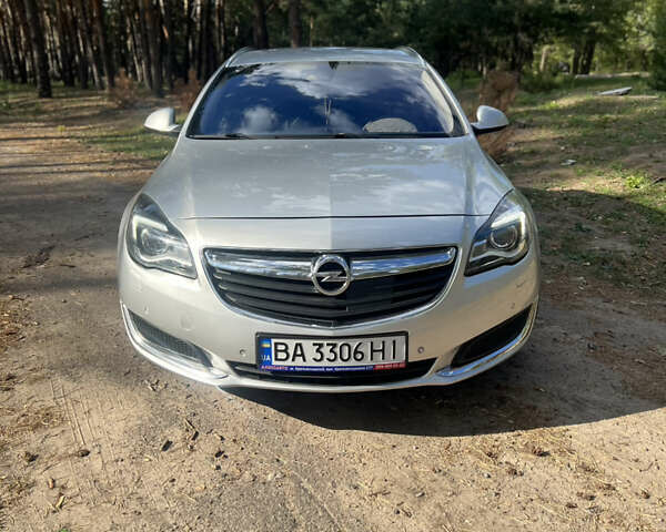 Серый Опель Инсигния, объемом двигателя 1.6 л и пробегом 224 тыс. км за 11500 $, фото 3 на Automoto.ua