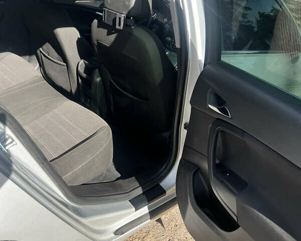 Серый Опель Инсигния, объемом двигателя 1.6 л и пробегом 224 тыс. км за 11500 $, фото 12 на Automoto.ua