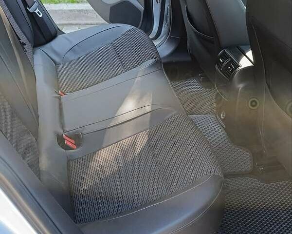 Сірий Опель Інсігнія, об'ємом двигуна 1.96 л та пробігом 298 тис. км за 8999 $, фото 11 на Automoto.ua