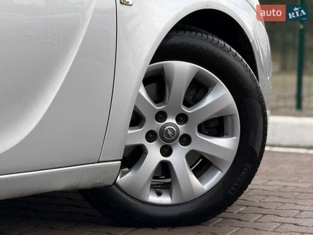 Сірий Опель Інсігнія, об'ємом двигуна 2.01 л та пробігом 212 тис. км за 10650 $, фото 19 на Automoto.ua