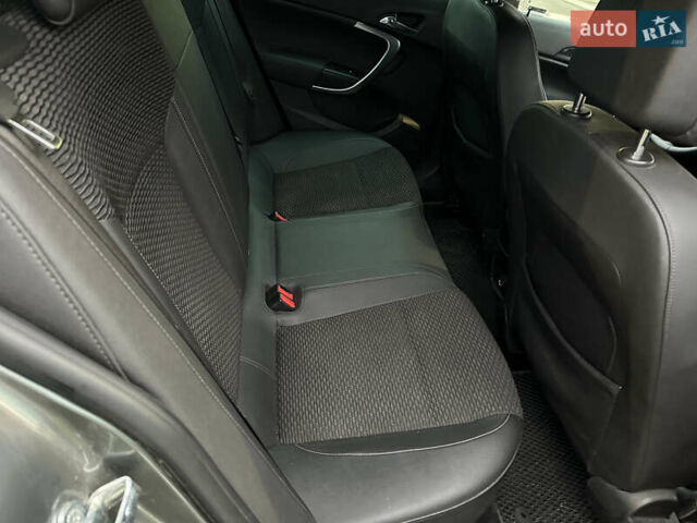 Сірий Опель Інсігнія, об'ємом двигуна 1.6 л та пробігом 252 тис. км за 9200 $, фото 5 на Automoto.ua