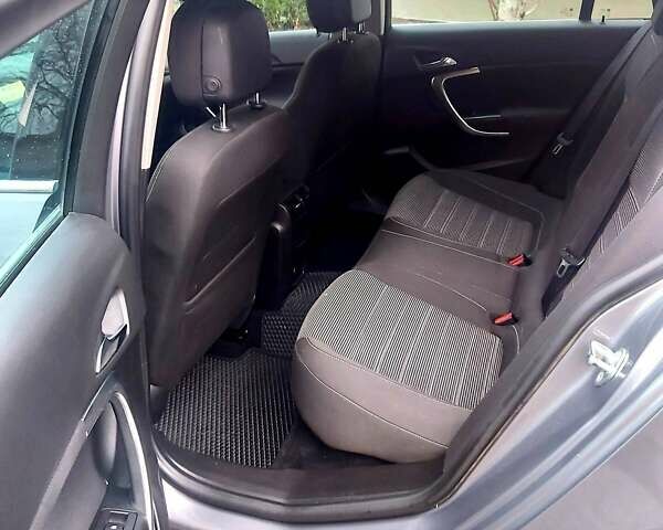 Серый Опель Инсигния, объемом двигателя 1.96 л и пробегом 191 тыс. км за 12600 $, фото 7 на Automoto.ua