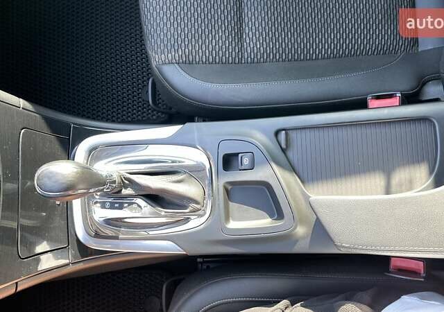 Сірий Опель Інсігнія, об'ємом двигуна 1.6 л та пробігом 198 тис. км за 11250 $, фото 17 на Automoto.ua