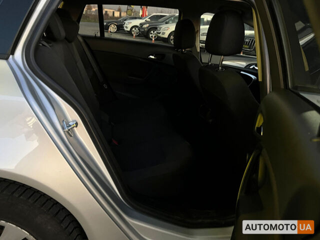 Сірий Опель Інсігнія, об'ємом двигуна 1.6 л та пробігом 208 тис. км за 9800 $, фото 24 на Automoto.ua