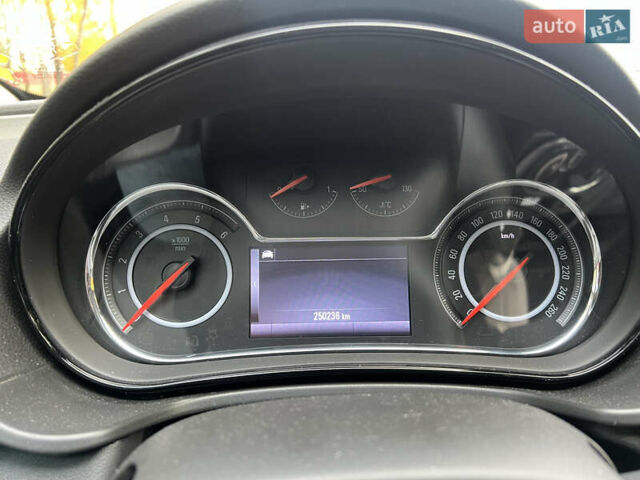 Сірий Опель Інсігнія, об'ємом двигуна 1.6 л та пробігом 250 тис. км за 10500 $, фото 5 на Automoto.ua