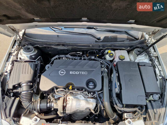 Серый Опель Инсигния, объемом двигателя 2 л и пробегом 208 тыс. км за 12900 $, фото 9 на Automoto.ua