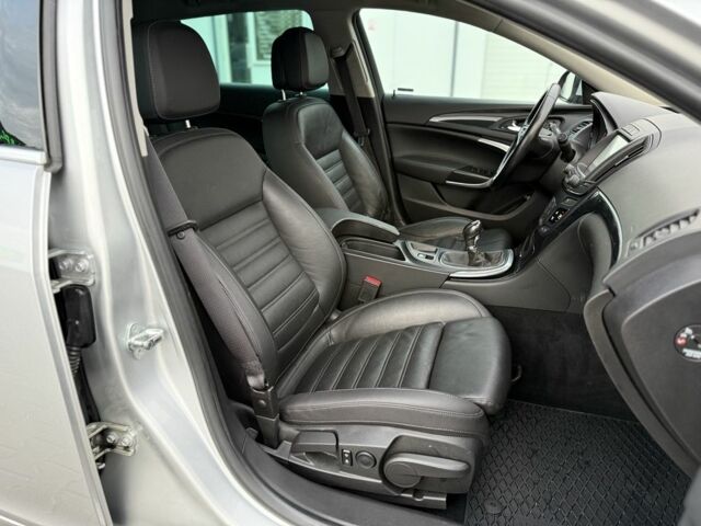 Серый Опель Инсигния, объемом двигателя 2 л и пробегом 212 тыс. км за 10650 $, фото 16 на Automoto.ua