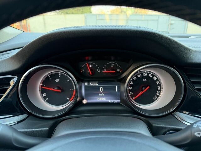 Серый Опель Инсигния, объемом двигателя 1.6 л и пробегом 255 тыс. км за 12950 $, фото 13 на Automoto.ua