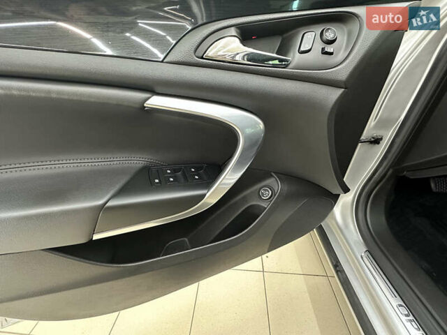 Серый Опель Инсигния, объемом двигателя 2 л и пробегом 202 тыс. км за 12500 $, фото 11 на Automoto.ua