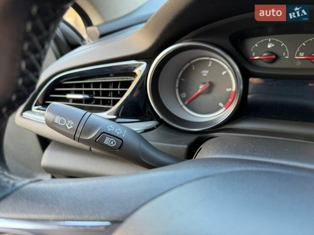 Сірий Опель Інсігнія, об'ємом двигуна 1.6 л та пробігом 255 тис. км за 12950 $, фото 25 на Automoto.ua