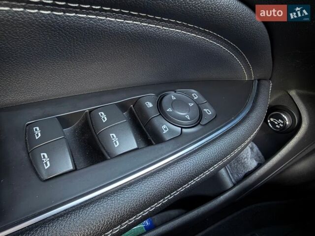 Серый Опель Инсигния, объемом двигателя 2 л и пробегом 245 тыс. км за 15099 $, фото 49 на Automoto.ua