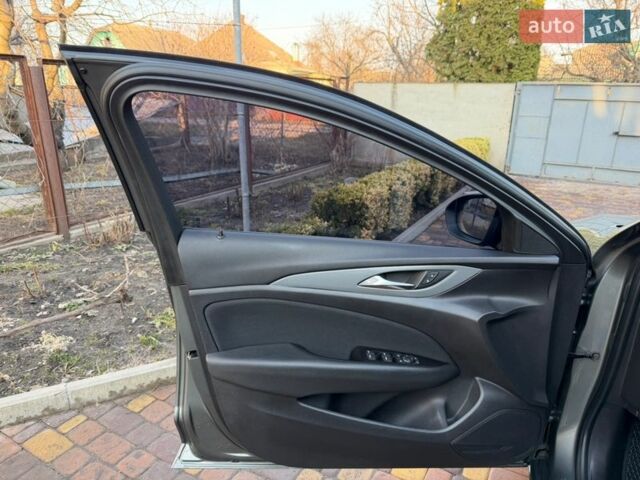 Серый Опель Инсигния, объемом двигателя 1.6 л и пробегом 255 тыс. км за 12950 $, фото 17 на Automoto.ua