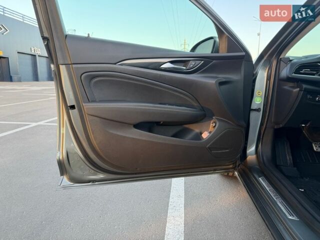 Серый Опель Инсигния, объемом двигателя 2 л и пробегом 245 тыс. км за 15099 $, фото 36 на Automoto.ua