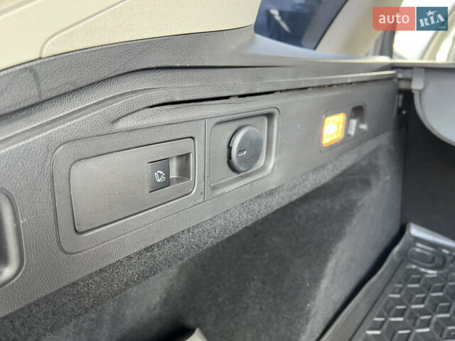 Сірий Опель Інсігнія, об'ємом двигуна 1.6 л та пробігом 255 тис. км за 13700 $, фото 31 на Automoto.ua