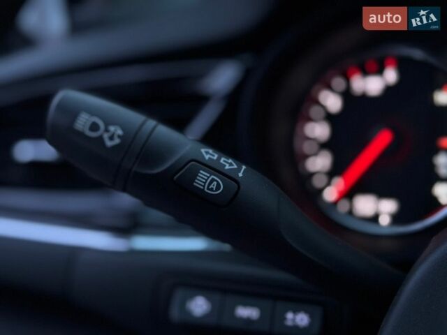 Сірий Опель Інсігнія, об'ємом двигуна 1.96 л та пробігом 210 тис. км за 14800 $, фото 34 на Automoto.ua