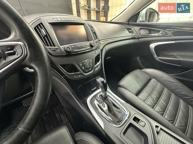 Серый Опель Инсигния, объемом двигателя 2 л и пробегом 202 тыс. км за 12500 $, фото 9 на Automoto.ua