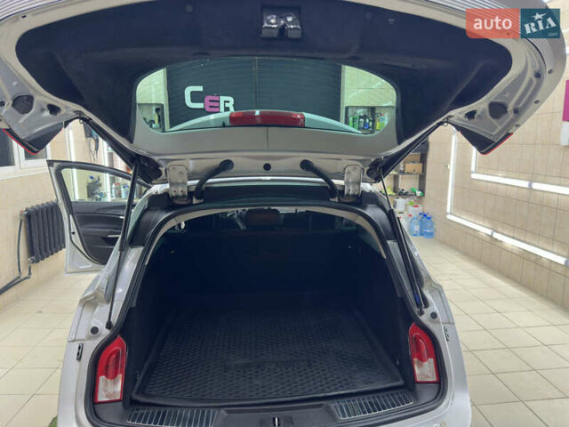 Серый Опель Инсигния, объемом двигателя 2 л и пробегом 202 тыс. км за 12500 $, фото 15 на Automoto.ua