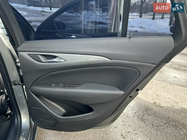 Сірий Опель Інсігнія, об'ємом двигуна 1.6 л та пробігом 255 тис. км за 13700 $, фото 33 на Automoto.ua