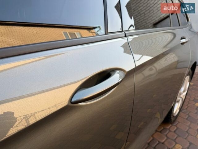 Сірий Опель Інсігнія, об'ємом двигуна 1.6 л та пробігом 255 тис. км за 12950 $, фото 10 на Automoto.ua