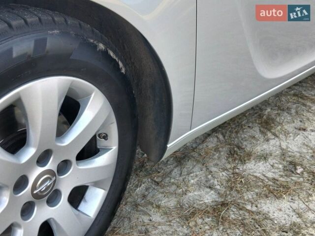 Сірий Опель Інсігнія, об'ємом двигуна 1.96 л та пробігом 176 тис. км за 11300 $, фото 45 на Automoto.ua