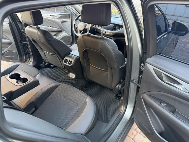 Серый Опель Инсигния, объемом двигателя 1.6 л и пробегом 255 тыс. км за 12950 $, фото 22 на Automoto.ua