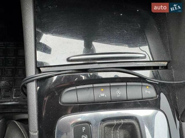 Серый Опель Инсигния, объемом двигателя 1.96 л и пробегом 209 тыс. км за 15700 $, фото 3 на Automoto.ua