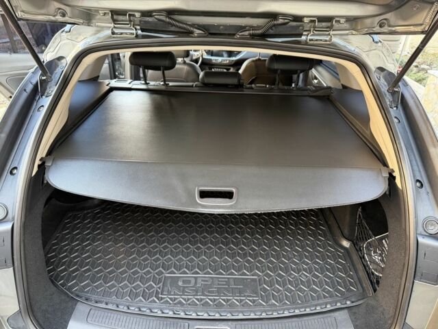 Серый Опель Инсигния, объемом двигателя 1.6 л и пробегом 255 тыс. км за 12950 $, фото 20 на Automoto.ua