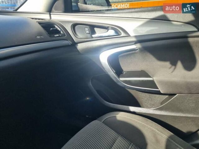 Сірий Опель Інсігнія, об'ємом двигуна 1.6 л та пробігом 284 тис. км за 11000 $, фото 3 на Automoto.ua