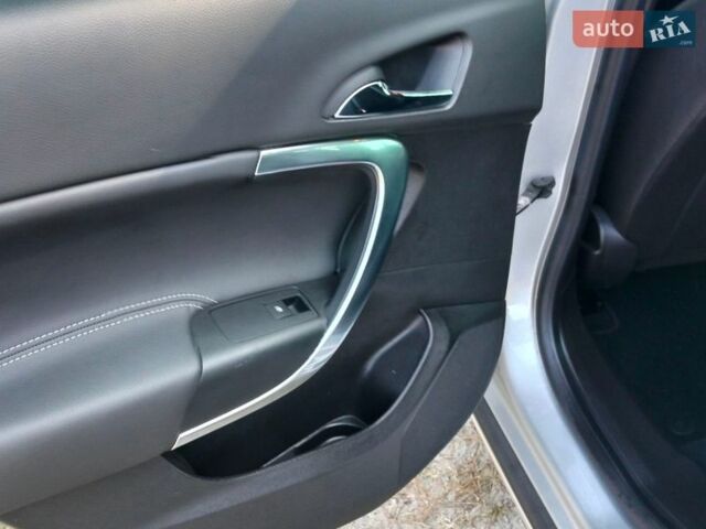 Сірий Опель Інсігнія, об'ємом двигуна 1.96 л та пробігом 176 тис. км за 11300 $, фото 42 на Automoto.ua