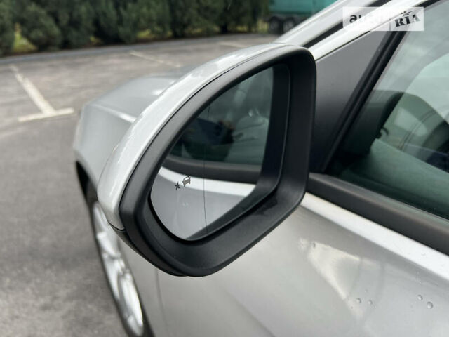 Серый Опель Инсигния, объемом двигателя 2 л и пробегом 190 тыс. км за 17500 $, фото 10 на Automoto.ua