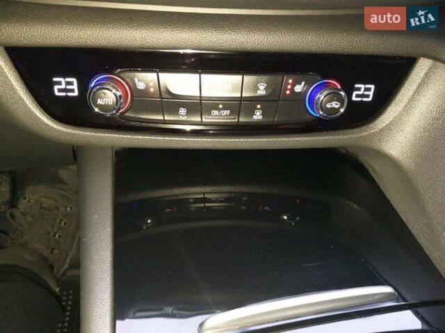 Серый Опель Инсигния, объемом двигателя 1.96 л и пробегом 114 тыс. км за 17300 $, фото 13 на Automoto.ua