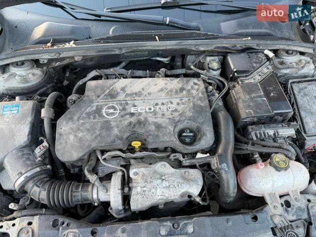 Серый Опель Инсигния, объемом двигателя 2 л и пробегом 245 тыс. км за 15099 $, фото 44 на Automoto.ua