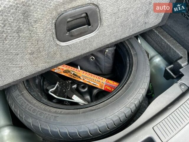 Сірий Опель Інсігнія, об'ємом двигуна 1.6 л та пробігом 255 тис. км за 13700 $, фото 30 на Automoto.ua