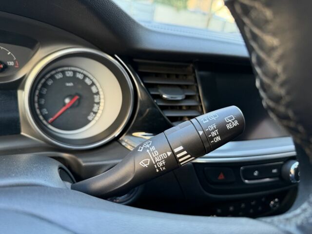 Серый Опель Инсигния, объемом двигателя 1.6 л и пробегом 255 тыс. км за 12950 $, фото 18 на Automoto.ua