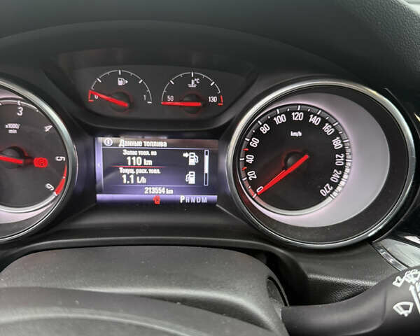 Серый Опель Инсигния, объемом двигателя 2 л и пробегом 213 тыс. км за 13900 $, фото 5 на Automoto.ua