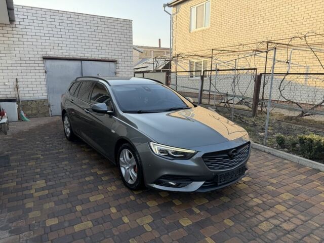 Серый Опель Инсигния, объемом двигателя 1.6 л и пробегом 255 тыс. км за 12950 $, фото 1 на Automoto.ua