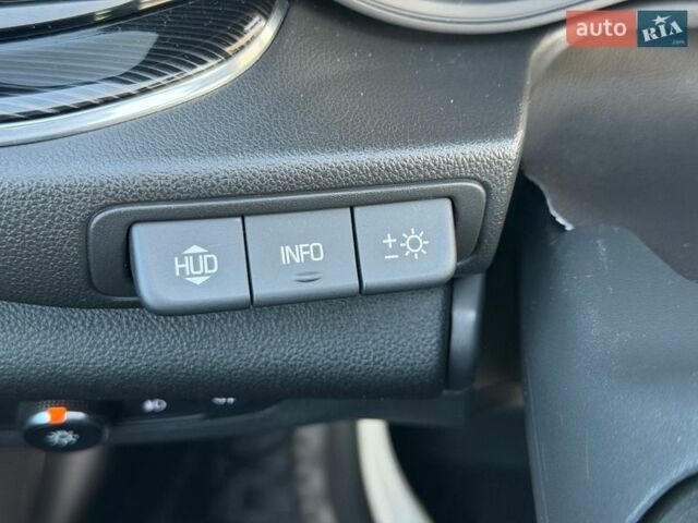 Серый Опель Инсигния, объемом двигателя 2 л и пробегом 245 тыс. км за 15099 $, фото 55 на Automoto.ua