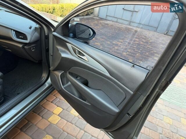 Серый Опель Инсигния, объемом двигателя 1.6 л и пробегом 255 тыс. км за 12950 $, фото 34 на Automoto.ua