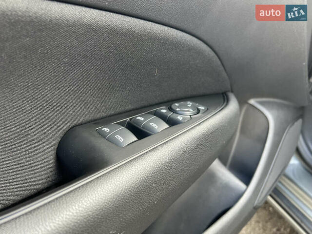 Сірий Опель Інсігнія, об'ємом двигуна 1.6 л та пробігом 255 тис. км за 13700 $, фото 19 на Automoto.ua