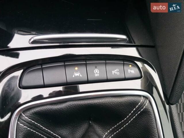 Серый Опель Инсигния, объемом двигателя 1.96 л и пробегом 114 тыс. км за 17300 $, фото 15 на Automoto.ua