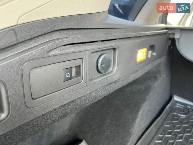 Сірий Опель Інсігнія, об'ємом двигуна 1.6 л та пробігом 255 тис. км за 13700 $, фото 31 на Automoto.ua