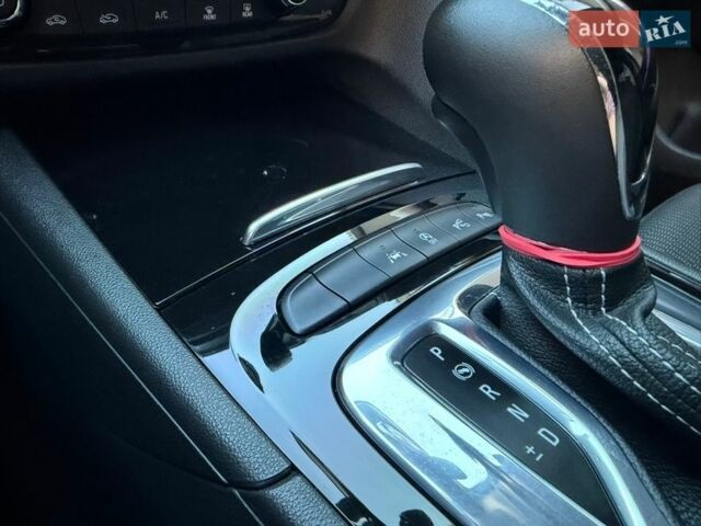 Сірий Опель Інсігнія, об'ємом двигуна 1.6 л та пробігом 255 тис. км за 12950 $, фото 24 на Automoto.ua