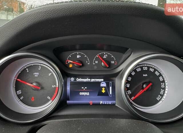 Серый Опель Инсигния, объемом двигателя 2 л и пробегом 207 тыс. км за 12999 $, фото 16 на Automoto.ua