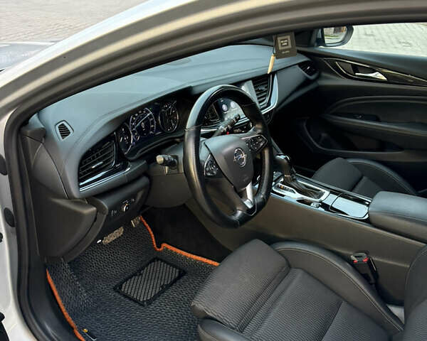 Серый Опель Инсигния, объемом двигателя 1.96 л и пробегом 210 тыс. км за 15250 $, фото 30 на Automoto.ua