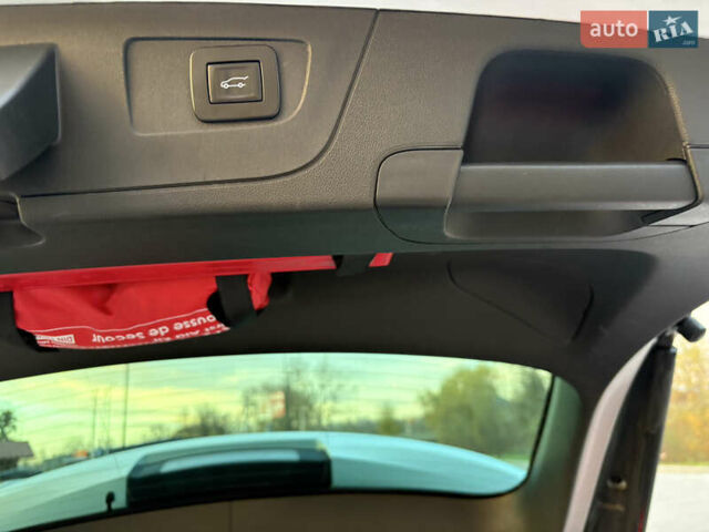 Серый Опель Инсигния, объемом двигателя 1.96 л и пробегом 210 тыс. км за 15250 $, фото 60 на Automoto.ua