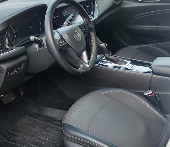 Серый Опель Инсигния, объемом двигателя 1.6 л и пробегом 186 тыс. км за 15000 $, фото 7 на Automoto.ua