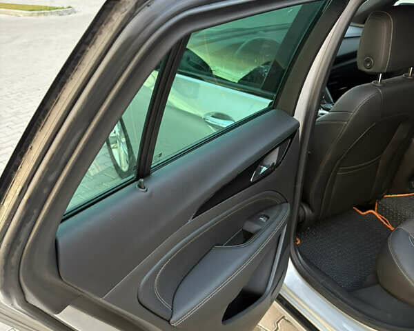 Серый Опель Инсигния, объемом двигателя 1.96 л и пробегом 210 тыс. км за 15250 $, фото 57 на Automoto.ua