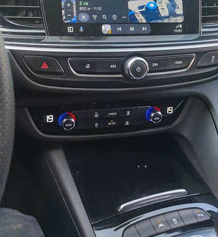 Серый Опель Инсигния, объемом двигателя 1.6 л и пробегом 186 тыс. км за 15000 $, фото 9 на Automoto.ua