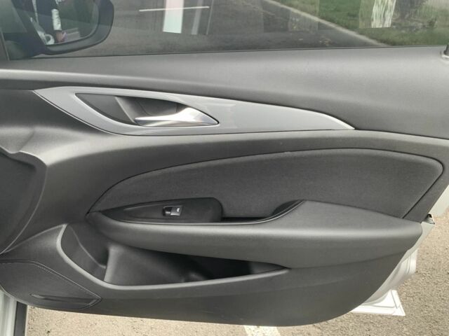 Сірий Опель Інсігнія, об'ємом двигуна 2 л та пробігом 212 тис. км за 14200 $, фото 3 на Automoto.ua