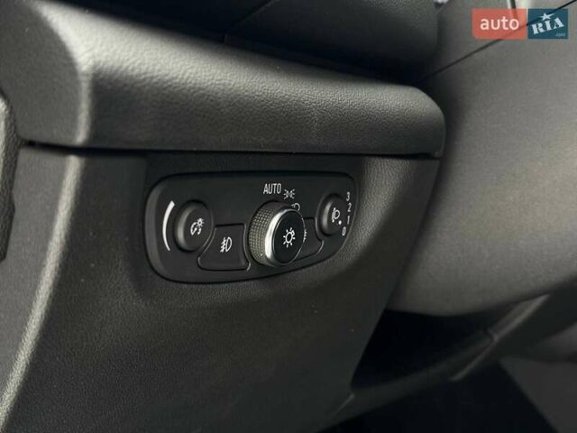 Серый Опель Инсигния, объемом двигателя 1.6 л и пробегом 250 тыс. км за 12700 $, фото 7 на Automoto.ua